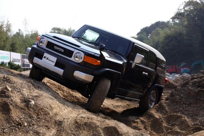 新車は絶滅確実 中古も減る一方 いま乗っておくべき珠玉の４リッター超排気量国産車４選 自動車情報 ニュース Web Cartop