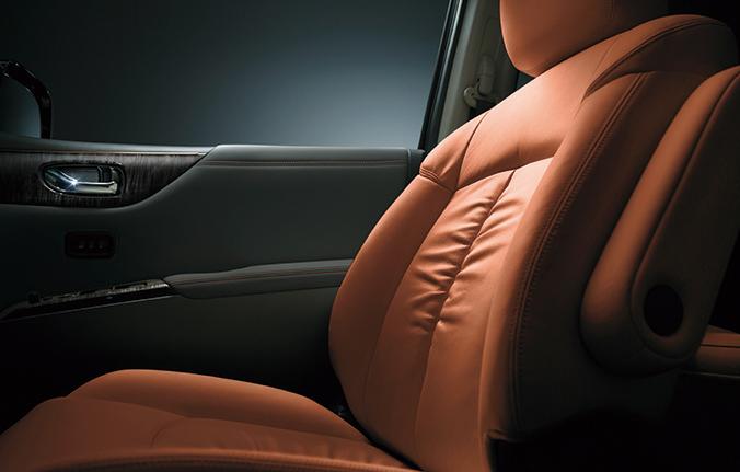 画像ギャラリー 熱い要望に応えて復活 日産エルグランドの特別仕様車 ハイウェイスター ジェットブラックアーバンクロム を設定 画像5 自動車情報 ニュース Web Cartop