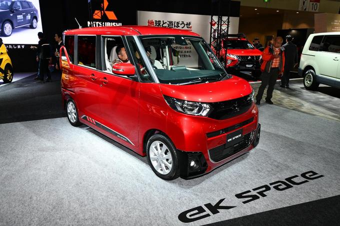 発売目前の新型eKスペースが初披露！　個性派SUVがズラリ揃った三菱自動車ブース【東京オートサロン2020】