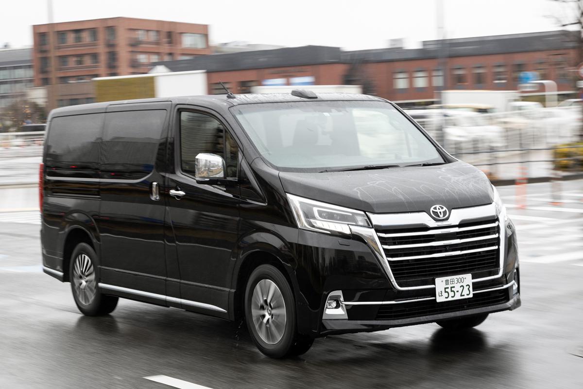 試乗 いま話題の巨大ミニバン トヨタ グランエース は圧巻の豪華さと驚異の取り回しがスゴイ 自動車情報 ニュース Web Cartop 2ページ目