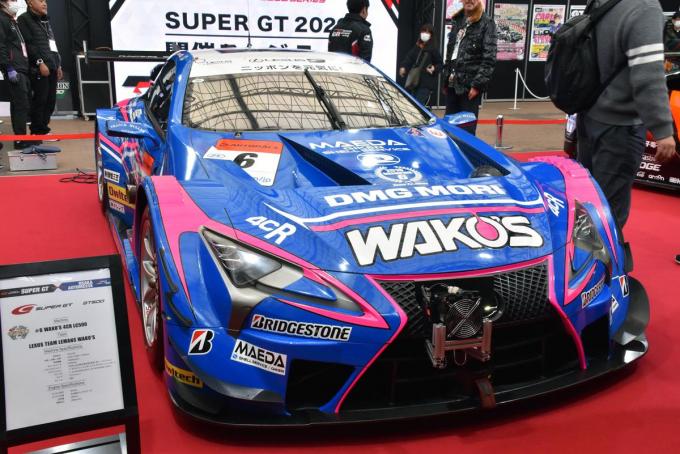 スーパーGTマシンが目の前でエンジン始動！　チャンピオンマシンそろい踏み【大阪オートメッセ2020】