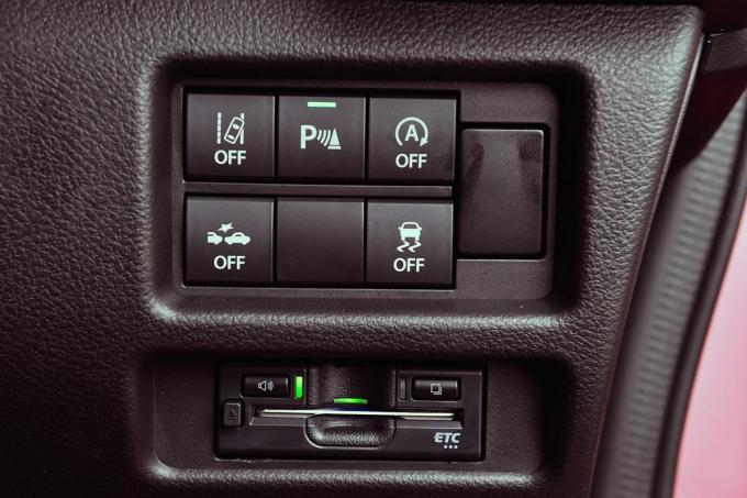 古いクルマだって安全なほうがいいに決まってる 商品化されていても後付け安全装置が今ひとつ普及しないワケ 自動車情報 ニュース Web Cartop