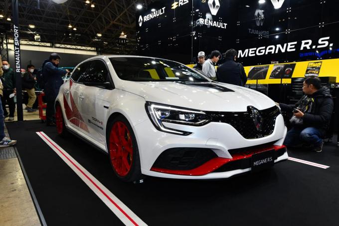 ルノーが大阪オートメッセで関西地区初公開となる メガーヌr S トロフィーr を展示 自動車情報 ニュース Web Cartop