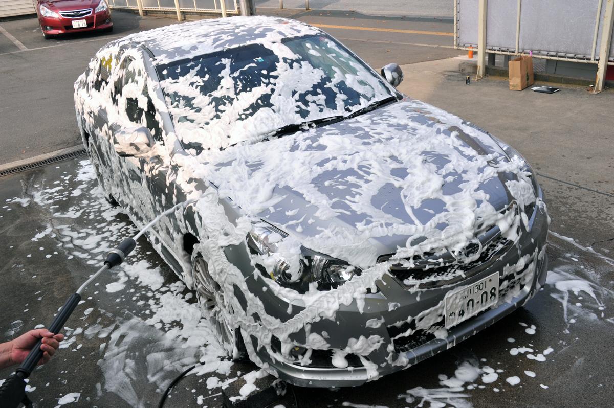 水だけでの洗車はクルマを傷めるからng シャンプーを使うべき理由３つと正しい洗車方法とは 自動車情報 ニュース Web Cartop