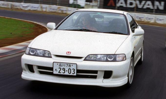 かつてのホンダは凄かった 踏めば脳天まで痺れる エンジンのホンダ を感じさせる名車５選 自動車情報 ニュース Web Cartop