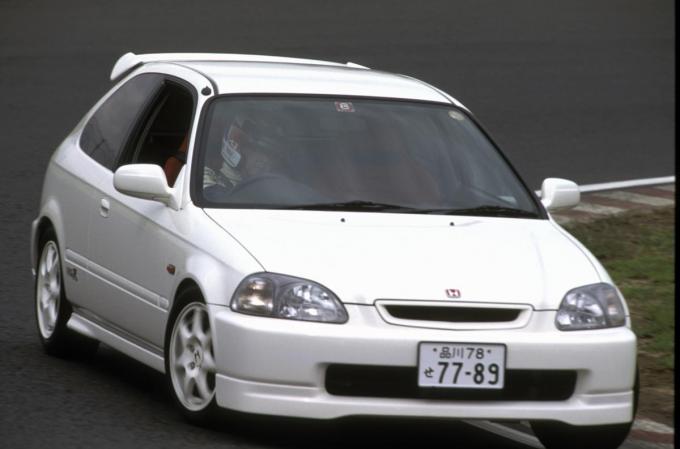 ガンダム世代感涙 これぞ機械 これぞメカ な男臭さ満点のクルマ３選 自動車情報 ニュース Web Cartop 2ページ目