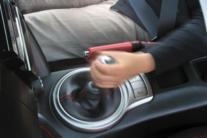 乗用車はat車だらけの時代でもバスにはmt車が多く存在する理由 自動車情報 ニュース Web Cartop 乗用車はat車だらけの時代でもバスにはmt車が多く存在する理由 自動車情報 ニュース Web Cartop