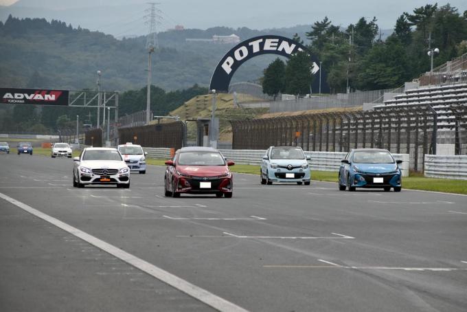 【ファミリーカーでも可能!】人生一度は経験すべきサーキット走行のススメ