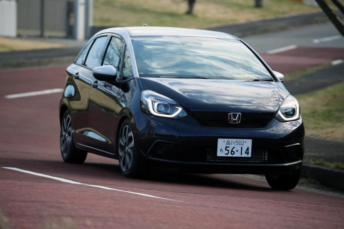 ヤリスとフィットを徹底比較 価格や燃費や走りなど10番勝負の結果は 自動車情報 ニュース Web Cartop