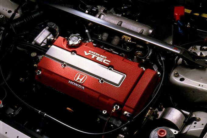 かつてのホンダは凄かった 踏めば脳天まで痺れる エンジンのホンダ を感じさせる名車５選 自動車情報 ニュース Web Cartop