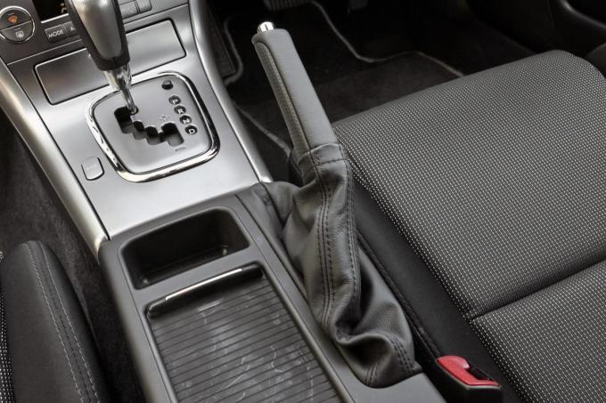 動かなくなるまで目一杯引くべき クルマのサイドブレーキはどのぐらい引くのが正解か 自動車情報 ニュース Web Cartop