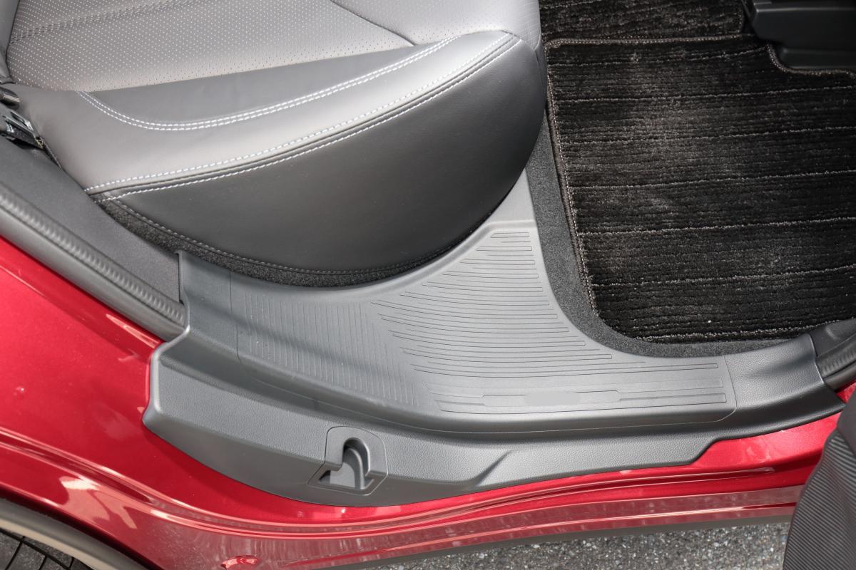 雨でクルマが傷む というのは本当 新型車にもダメージはあるのか 自動車情報 ニュース Web Cartop 雨でクルマが傷む というのは本当 新型車にもダメージはあるのか 自動車情報 ニュース Web Cartop