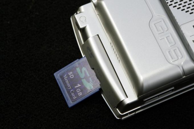 Sd Ssd Hdd Dvd 価格差もあるけど何が違う カーナビの種類とそれぞれの特徴とは 自動車情報 ニュース Web Cartop 2ページ目 Sd Ssd Hdd Dvd 価格差もあるけど何が違う カーナビの種類とそれぞれの特徴とは 自動車情報 ニュース Web Cartop 2ページ目