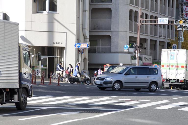 運転が「怖い」「苦手」と感じる人のポイントは共通している! 運転嫌いにならないために憶えておくべきコツ5つ (1/2ページ)