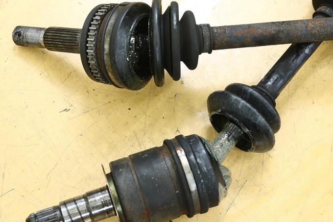 画像ギャラリー ただのゴムカバーと侮るなかれ 破れると車検に通らないドライブシャフトブーツの重要性 画像4 自動車情報 ニュース Web Cartop