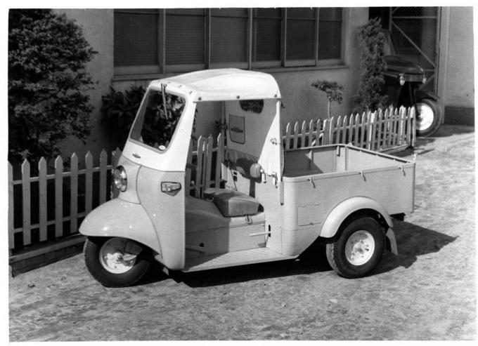 昔はいまの軽が巨大にみえるほど小さかった 軽自動車規格の歴史と時代を作った名車3選 黎明期編 自動車情報 ニュース Web Cartop 昔はいまの軽が巨大にみえるほど小さかった 軽自動車規格の歴史と時代を作った名車3選 黎明期編 自動車情報 ニュース Web Cartop
