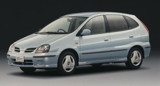 挑戦するもすぐに消滅 前席横並び3人掛けの乗用車が一般化しないワケ 自動車情報 ニュース Web Cartop 挑戦するもすぐに消滅 前席横並び3人掛けの乗用車が一般化しないワケ 自動車情報 ニュース Web Cartop