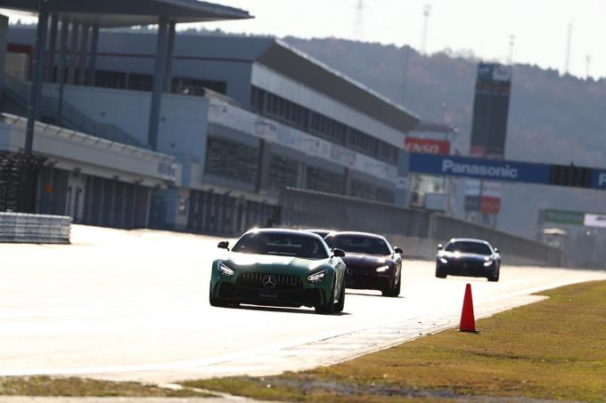 わずか数千円で 安全 が買える レーシングドライバーが街乗り派にもサーキット走行を勧めるワケ 自動車情報 ニュース Web Cartop 2ページ目