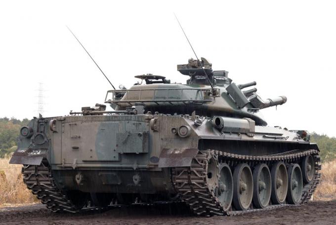 まさかの一般車に混じって公道自走も 戦車 の移動事情とは 自動車情報 ニュース Web Cartop 2ページ目