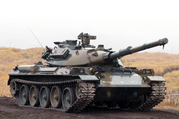 まさかの一般車に混じって公道自走も 戦車 の移動事情とは 自動車情報 ニュース Web Cartop まさかの一般車に混じって公道自走も 戦車 の移動事情とは 自動車情報 ニュース Web Cartop
