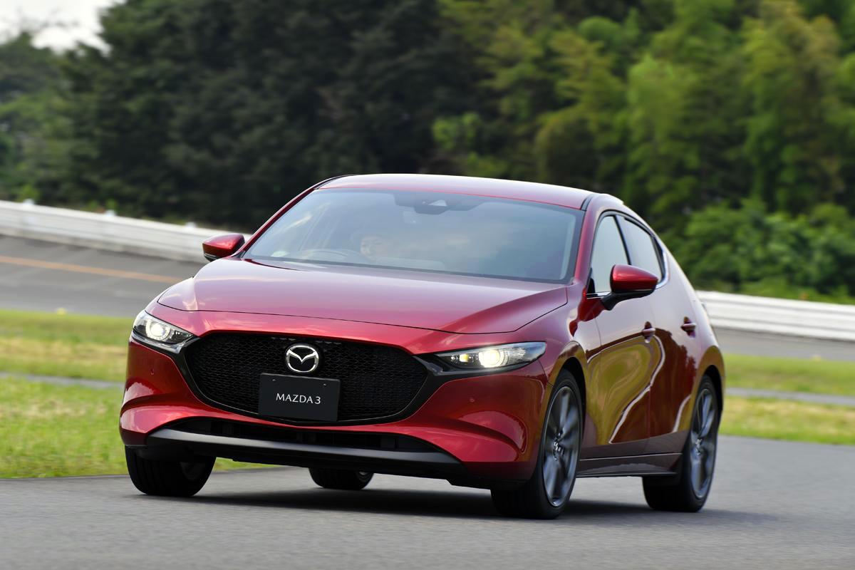 Mazda3は外装も内装も美しい おすすめのカスタムパーツも紹介 自動車情報 ニュース Web Cartop 2ページ目