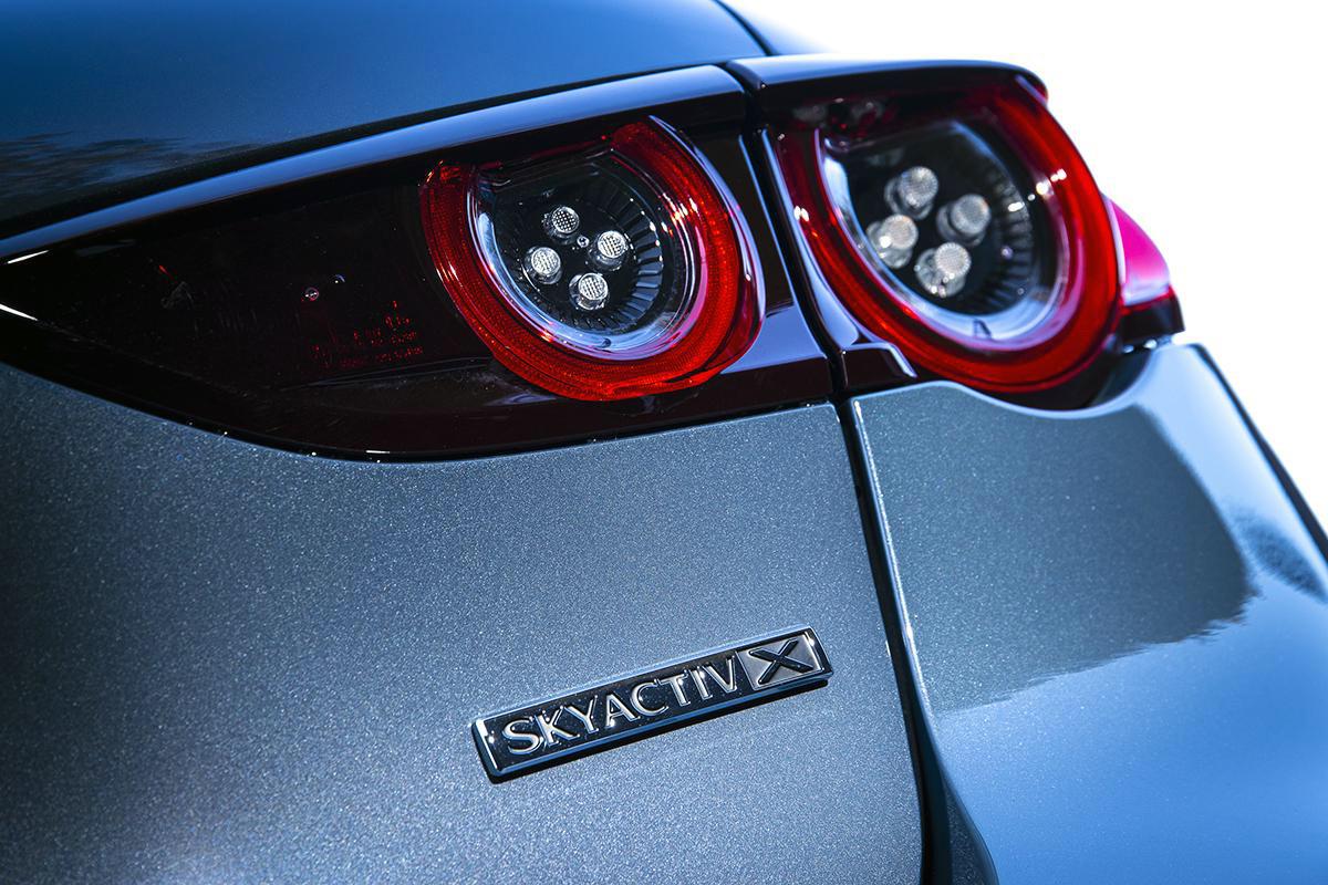 Mazda3は外装も内装も美しい おすすめのカスタムパーツも紹介 自動車情報 ニュース Web Cartop