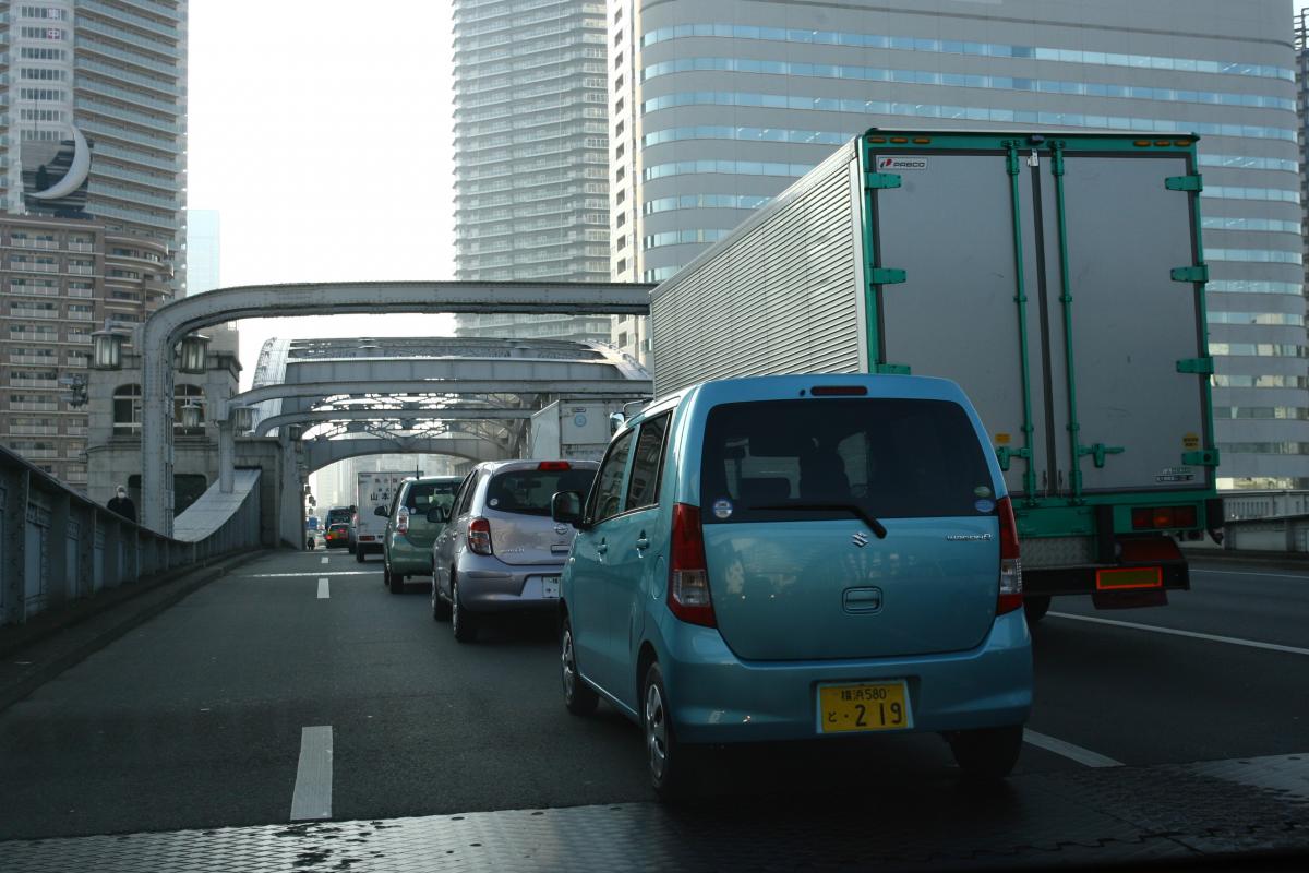 軽自動車とトラックの走行風景 〜 画像8