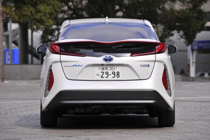 デザイン優先の弊害 機能部品のウインカーやブレーキランプが見えづらいクルマ３選 自動車情報 ニュース Web Cartop 2ページ目