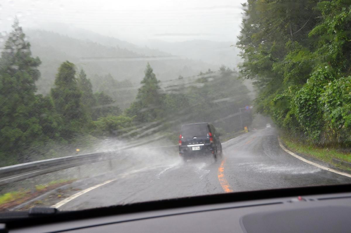 山間部での大雨のイメージ 〜 画像5