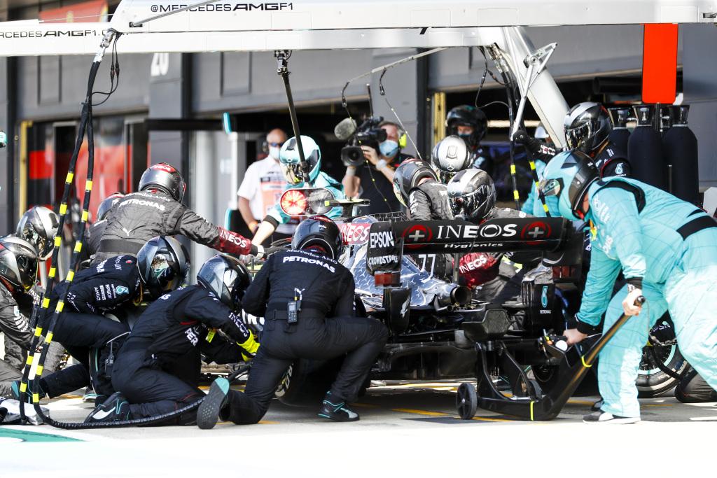 中継に映るのは氷山の一角 たった2台の F1マシン を走らせるのに関わる衝撃のスタッフ人数とは 自動車情報 ニュース Web Cartop