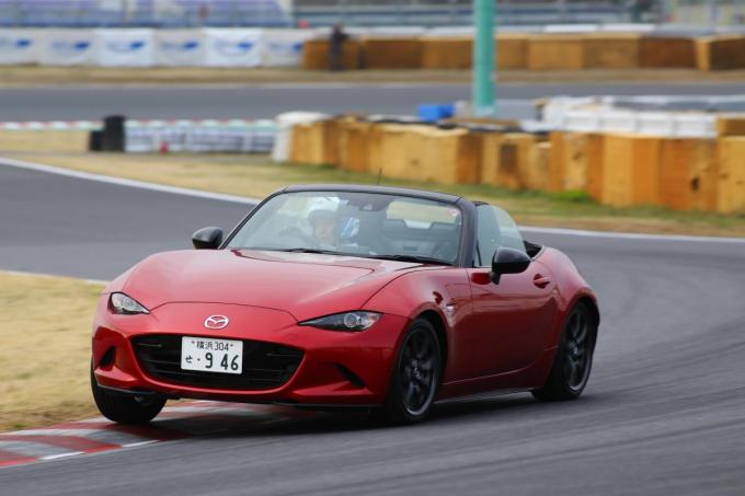いまでも Fr最高説 多数なのになぜ 自動車メーカーは Ff車 を中心に据えるワケ 自動車情報 ニュース Web Cartop いまでも Fr最高説 多数なのになぜ 自動車メーカーは Ff車 を中心に据えるワケ 自動車情報 ニュース Web Cartop