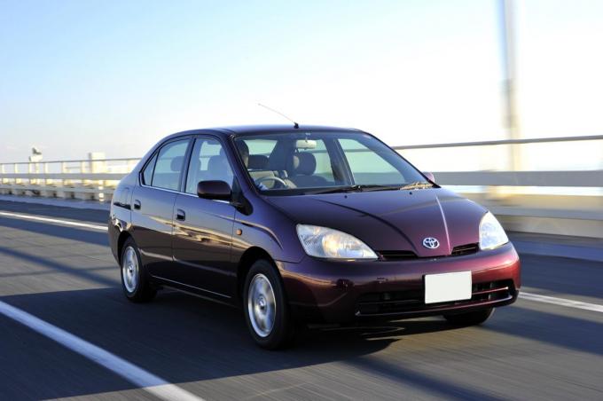 ハイブリッドの代名詞 名車プリウスの歴史や最新型のスペック 販売価格を紹介 自動車情報 ニュース Web Cartop