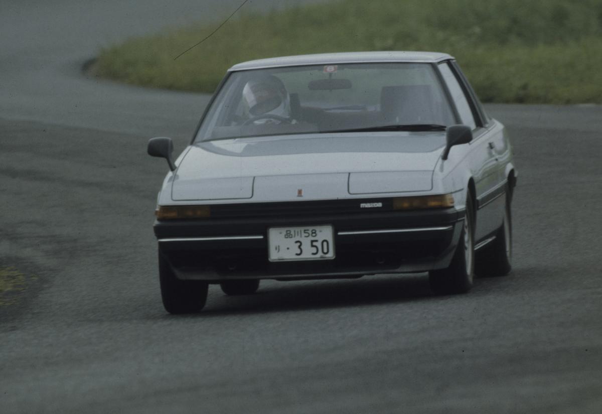 Rx 7 8だけじゃない バスやトラックまであるマツダのロータリーエンジン搭載の 意外な モデルたち 自動車情報 ニュース Web Cartop 2ページ目