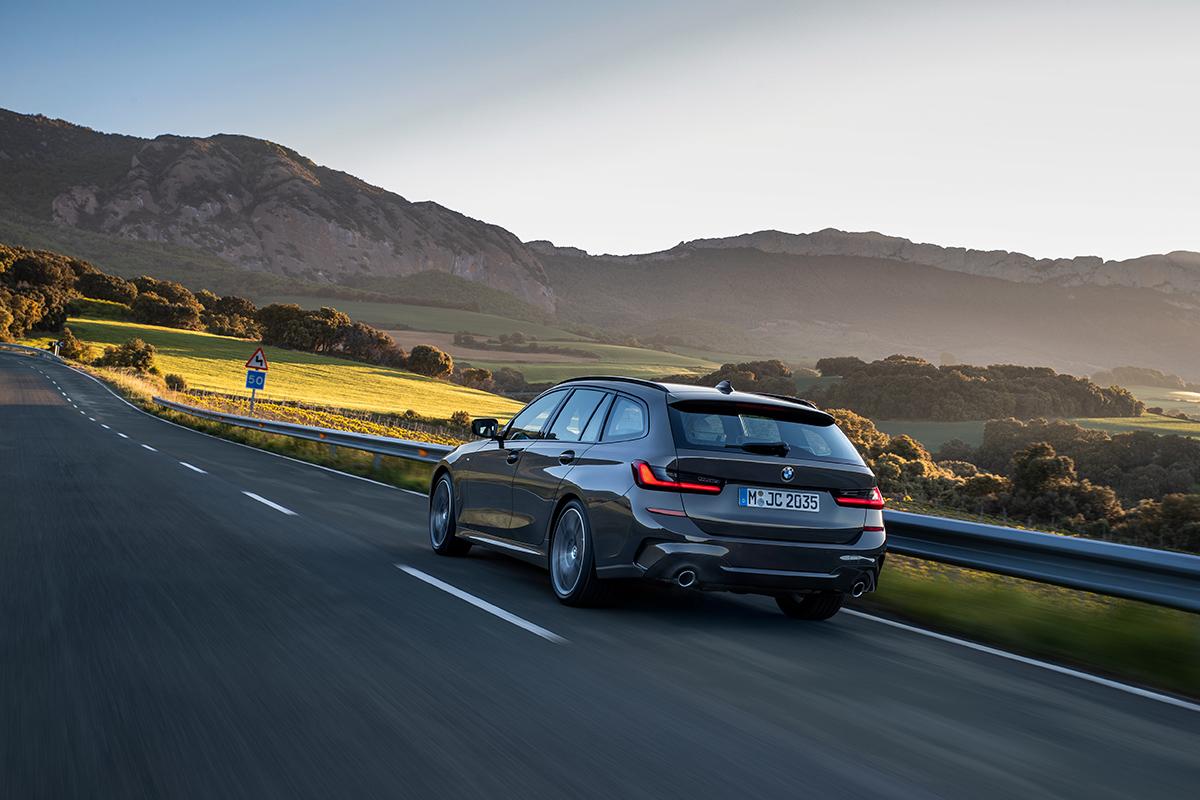 BMW3シリーズツーリングにエントリーモデル「318i」をラインアップに追加 〜 画像18
