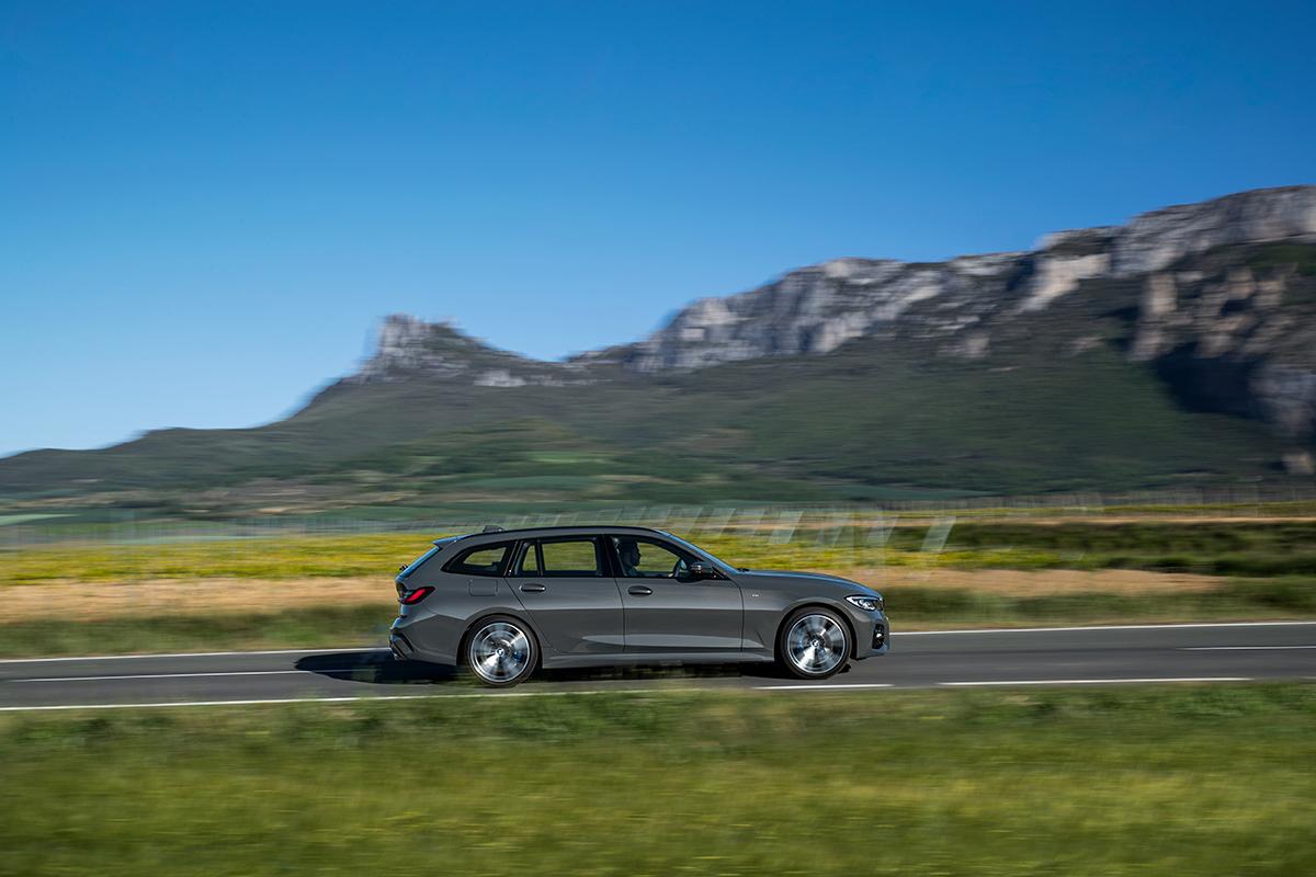 BMW3シリーズツーリングにエントリーモデル「318i」をラインアップに追加 〜 画像20