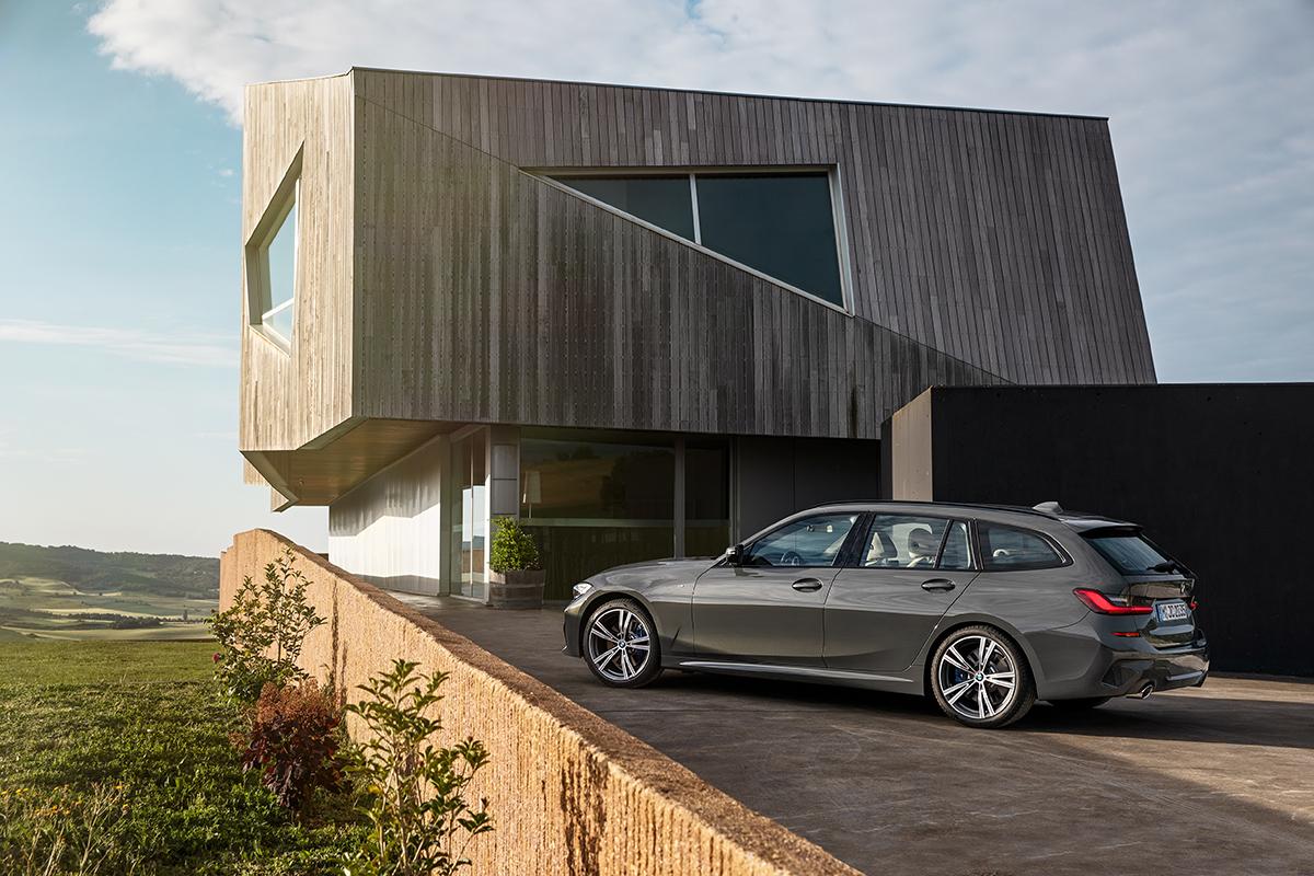 BMW3シリーズツーリングにエントリーモデル「318i」をラインアップに追加 〜 画像22