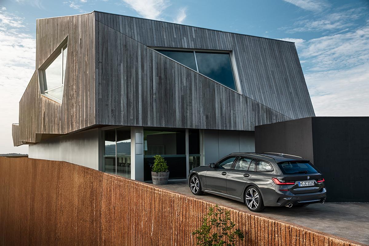 BMW3シリーズツーリングにエントリーモデル「318i」をラインアップに追加 〜 画像24