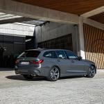 【画像】BMW３シリーズツーリングに２L直４ガソリンターボ搭載のエントリーモデル「318i」を追加 〜 画像31