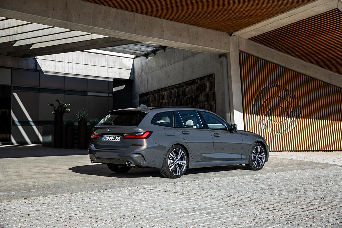 BMW3シリーズツーリングにエントリーモデル「318i」をラインアップに追加 〜 画像31