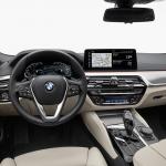 【画像】BMW５シリーズが後期型へモデルチェンジ！　安全装備を充実させてますます快適に 〜 画像69