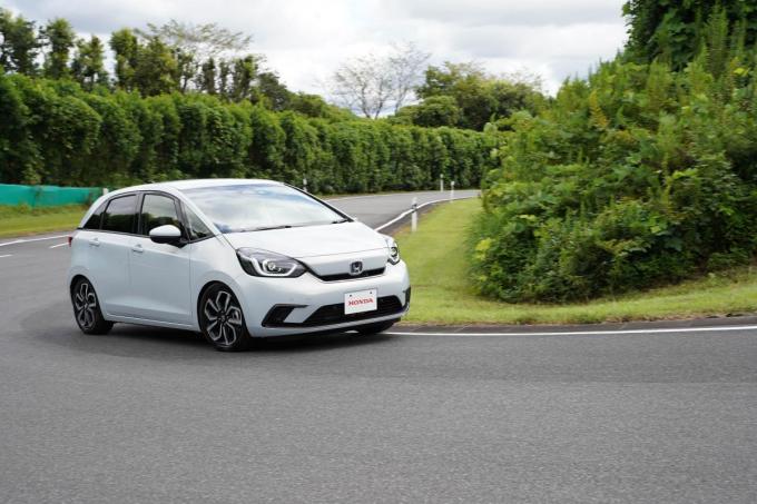 レーシングドライバーも驚愕 ホンダ フィットに 隠された 外から見えない スゴ技 とは 自動車情報 ニュース Web Cartop レーシングドライバーも驚愕 ホンダ フィットに 隠された 外から見えない スゴ技 とは 自動車情報 ニュース Web Cartop
