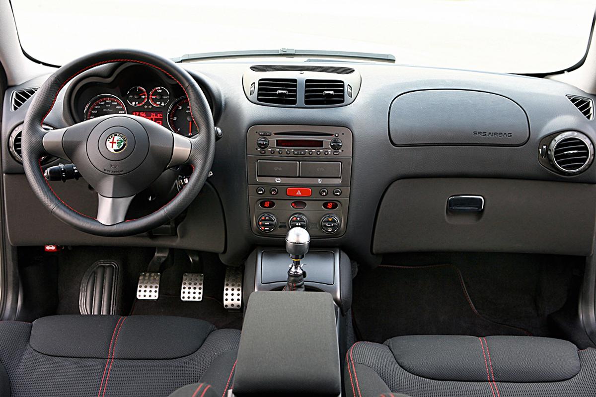 Alfa Romeo GT_20061011_0006 〜 画像22