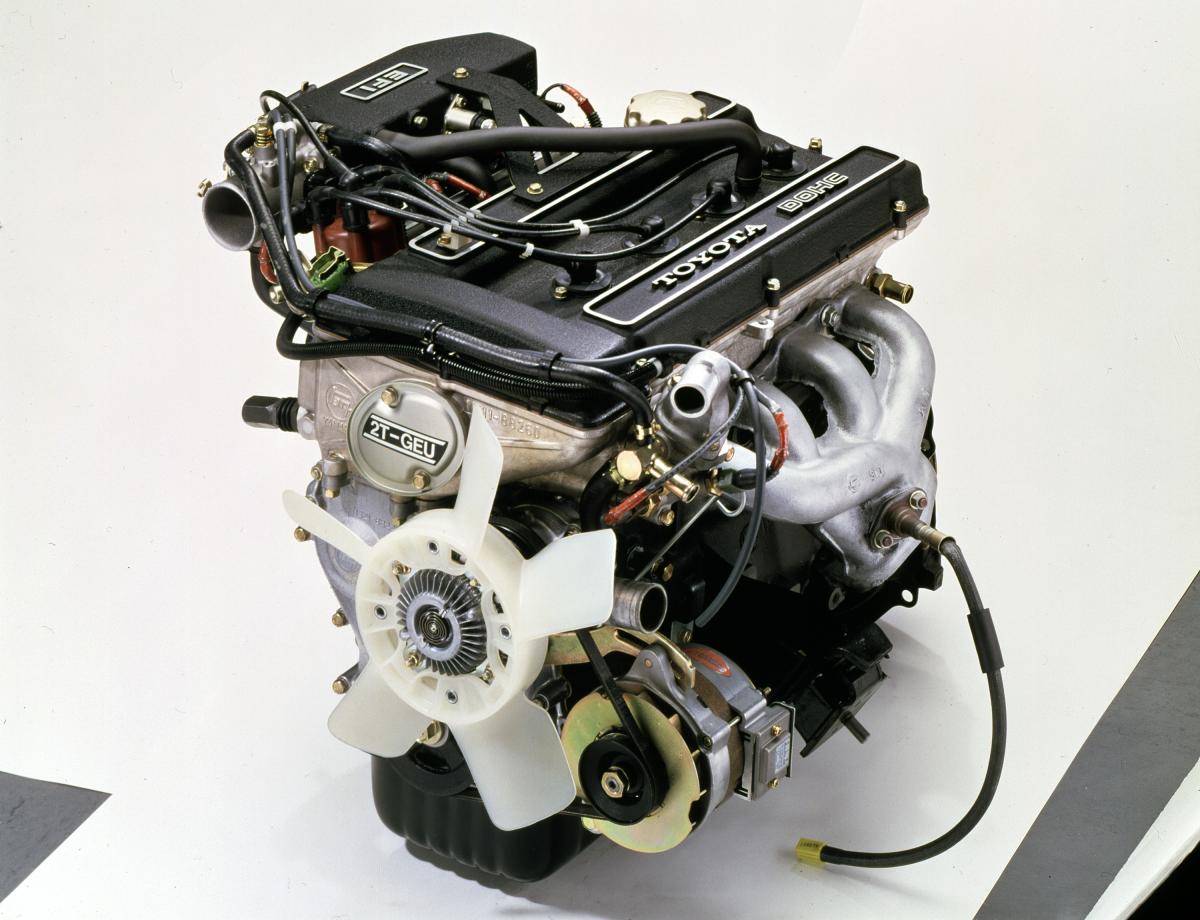 トヨタ・カローラ（TE71型）のエンジン 〜 画像3