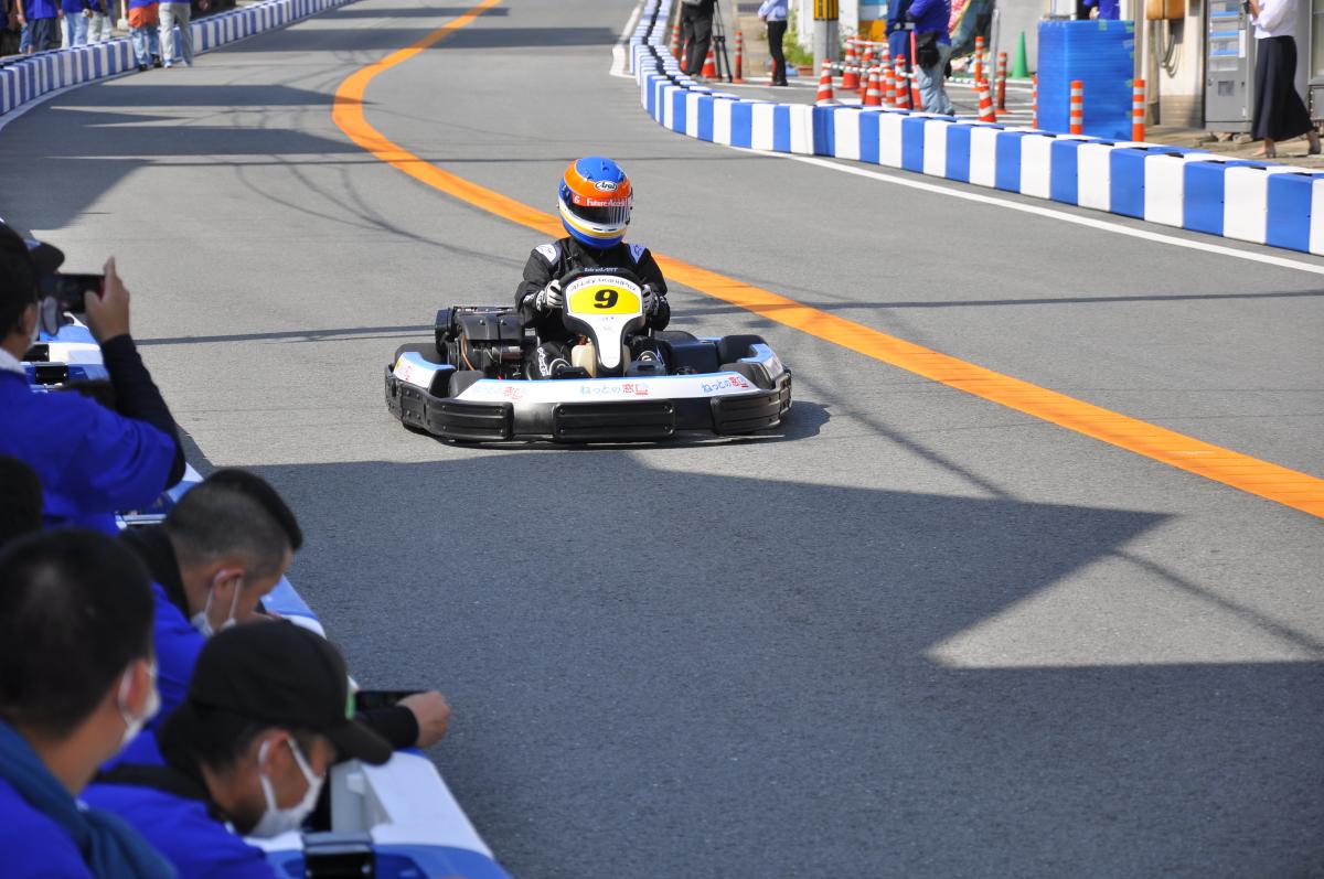 悲願達成 の瞬間を現場からリポート 日本初の 公道レース がついに行われた 自動車情報 ニュース Web Cartop 悲願達成 の瞬間を現場からリポート 日本初の 公道レース がついに行われた 自動車情報 ニュース Web Cartop