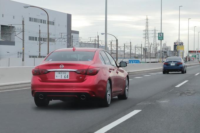 日産スカイラインのプロパイロット2.0作動イメージ02