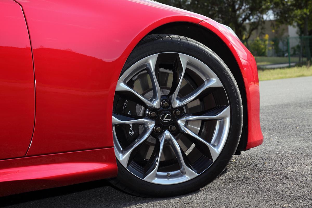 昔はタイヤがまる見えだった いまのクルマの ホイール と フェンダー の隙間が減ったワケ 自動車情報 ニュース Web Cartop