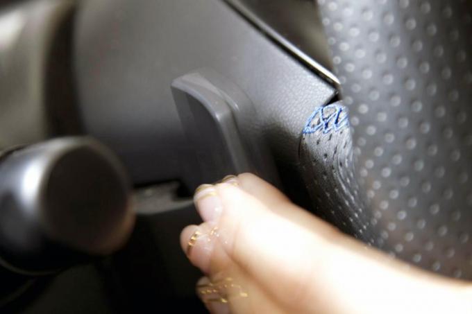 いまや軽自動車にも採用される パドルシフト 一緒に回る ステアリング側と 位置固定 のコラム側が混在するワケ 自動車情報 ニュース Web Cartop