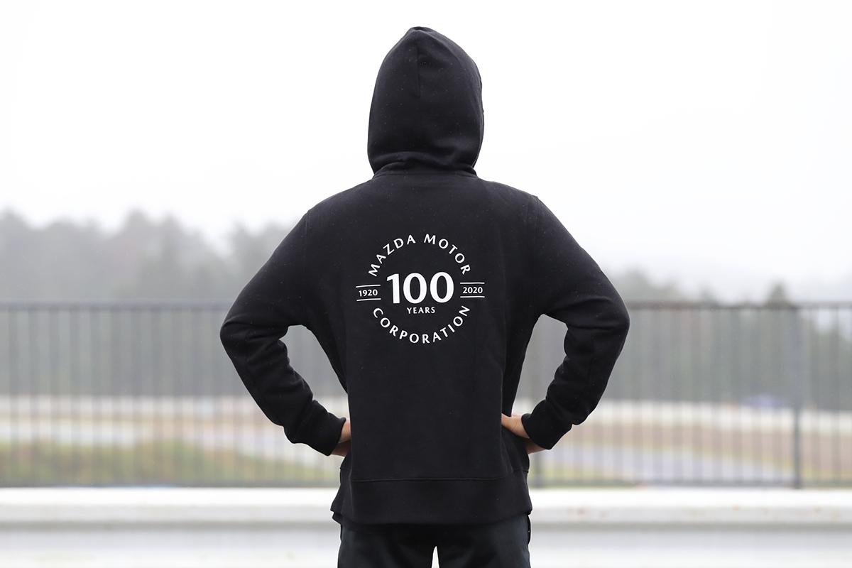 マツダ100周年記念品＆新デザインの作業着セット