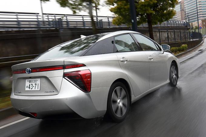 画像ギャラリー 700万円もしたミライが100万台の中古価格 台数も少ない 激レア車 がわずか6年で 大下落 したワケ 画像3 自動車情報 ニュース Web Cartop 画像ギャラリー 700万円もしたミライが100万台の中古価格 台数も少ない 激レア車 がわずか6年で 大下落 したワケ 画像3 自動車情報 ニュース Web Cartop