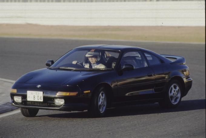 旧車や改造車を愛する男が彼氏なら 面倒 でも 意味不明 でも同乗女子に気遣って欲しいポイント７つ 自動車情報 ニュース Web Cartop
